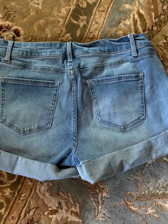 Time and Tru Pants - Time and Tru Light Wash Denim Roll Cuff Shorts